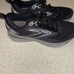 Brooks levitate 6 GTS